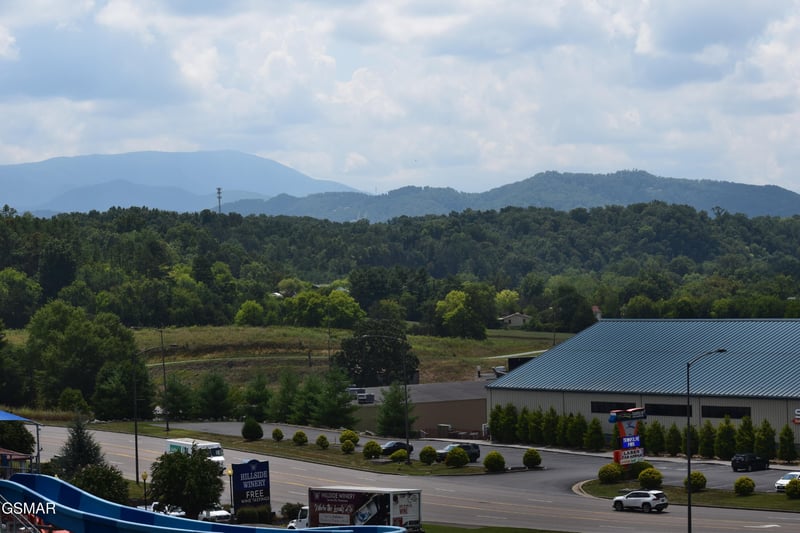225 Collier Dr #1516, Sevierville, TN 37862