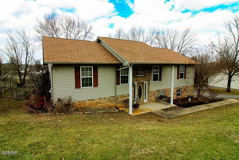 1645 Jasmine Trl, Sevierville, TN 37862