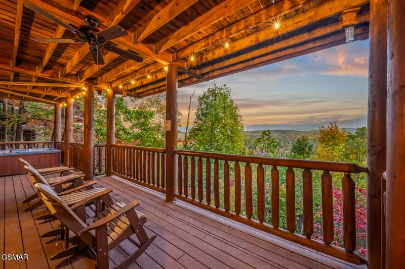 1960 Blackthorn Trl, Sevierville, TN 37876