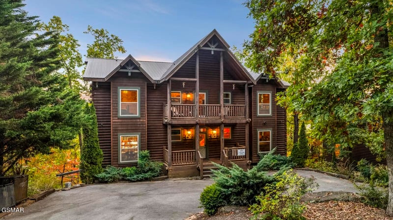 1960 Blackthorn Trl, Sevierville, TN 37876
