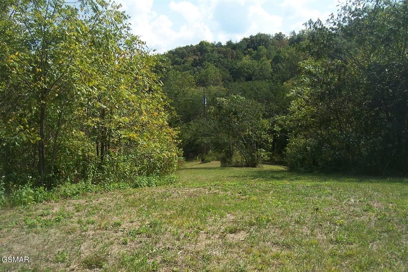 798 Fairgarden Cir, Sevierville, TN 37876