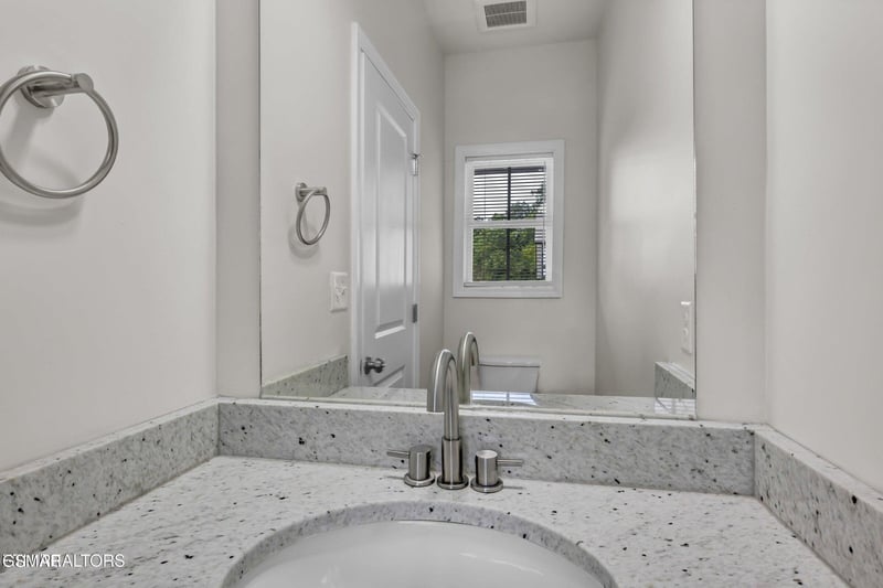 922 Lacy Ct, Sevierville, TN 37862