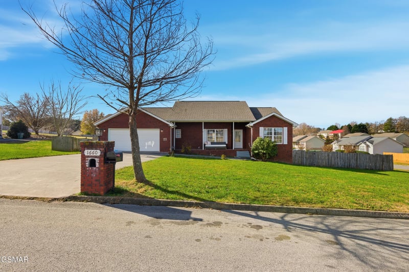 1660 Turtle Dove Trl, Sevierville, TN 37862