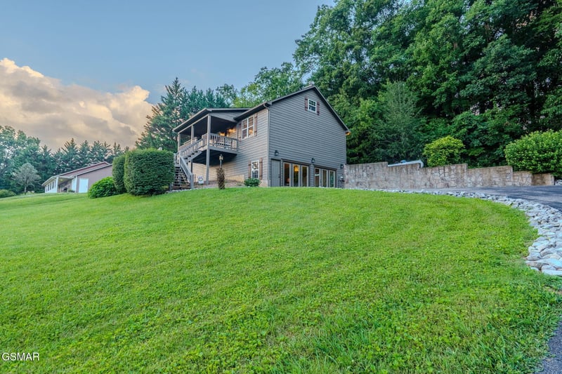 3183 Wears Dr, Sevierville, TN 37862