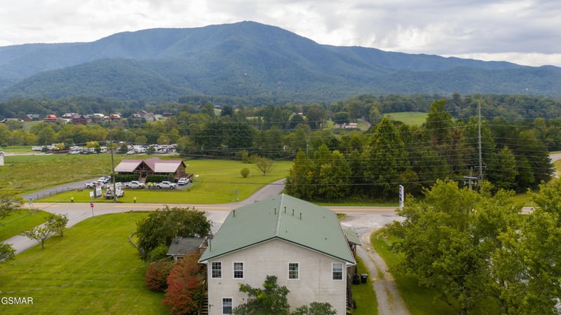 3360 Wears Valley Rd Hwy 321, Sevierville, TN 37862