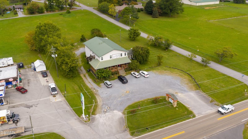 3360 Wears Valley Rd Hwy 321, Sevierville, TN 37862