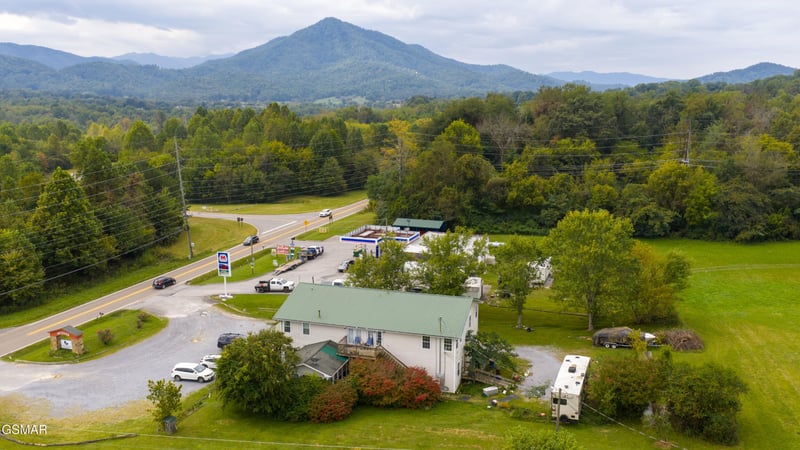 3360 Wears Valley Rd Hwy 321, Sevierville, TN 37862