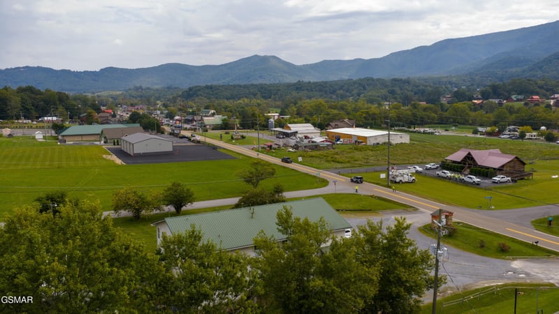 3360 Wears Valley Rd Hwy 321, Sevierville, TN 37862