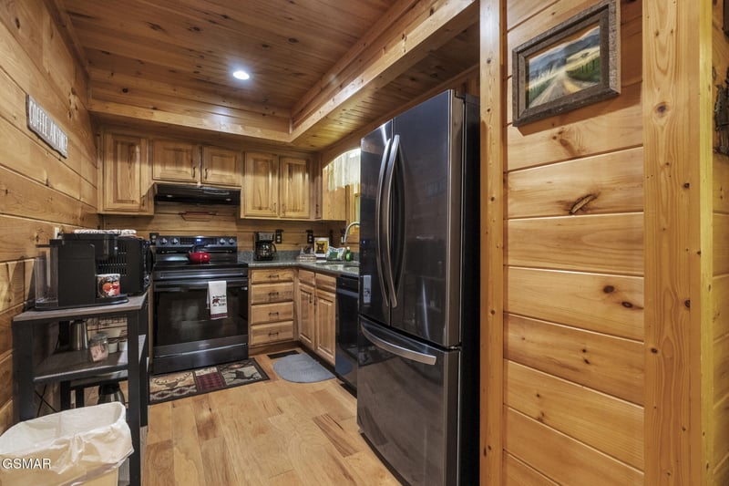 4275 Parkside Village Dr, Sevierville, TN 37862