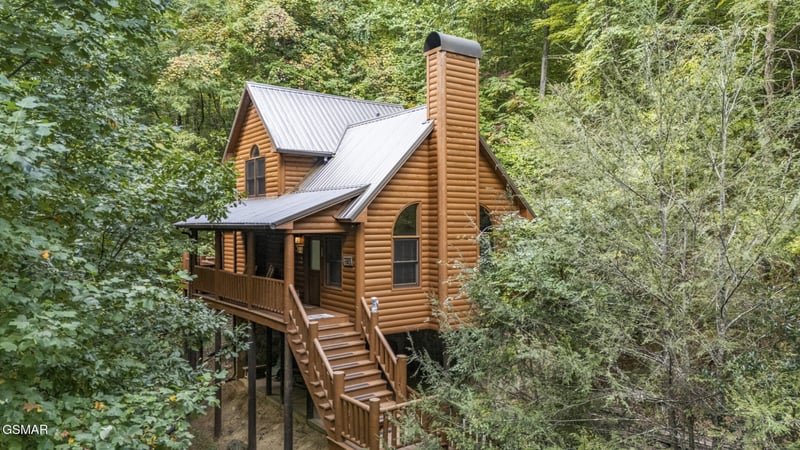 4275 Parkside Village Dr, Sevierville, TN 37862