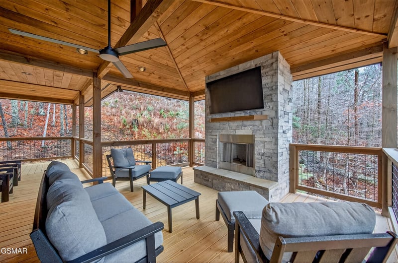 3142 Horse Gap Rd, Sevierville, TN 37876
