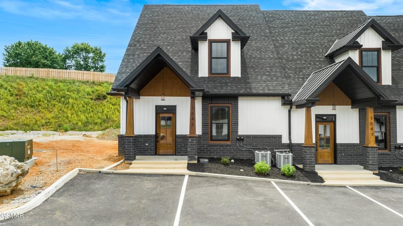 1043 Watch Hill Way, Sevierville, TN 37862
