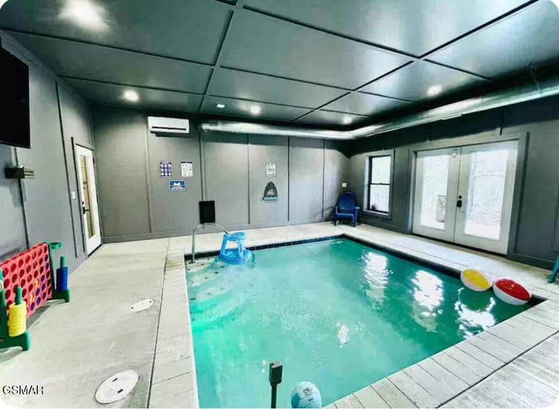 2462 Misty Shadows Dr, Sevierville, TN 37862
