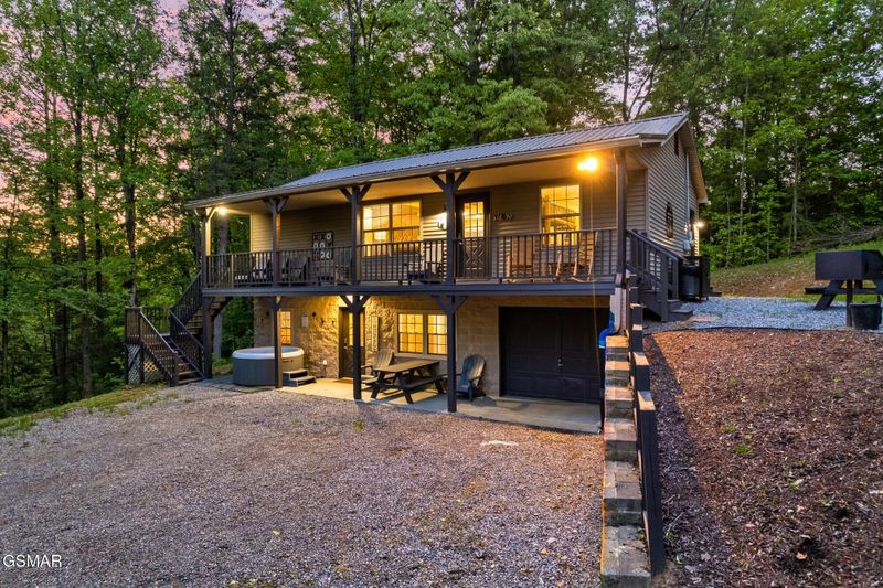 1870 Sunnydale Dr, Sevierville, TN 37862