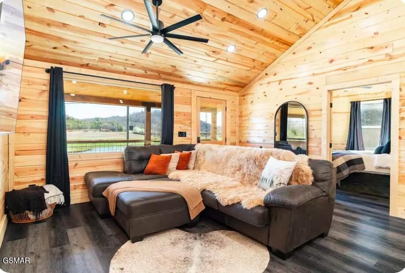 1339 Old Knoxville Hw, Sevierville, TN 37876