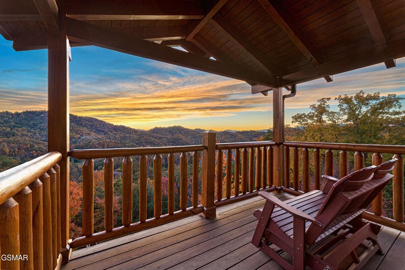 2936 Lightning Strike Dr, Sevierville, TN 37876