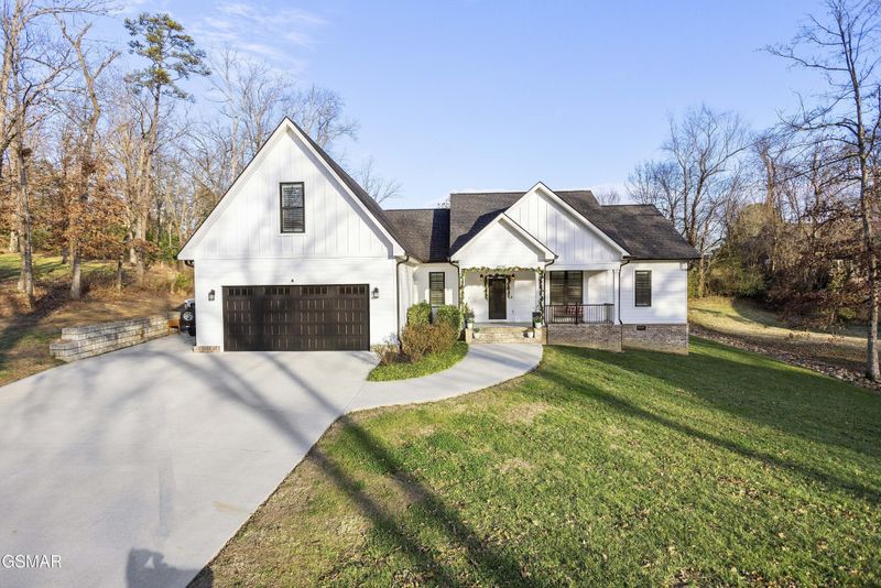 1235 Foxwood Dr, Sevierville, TN 37862