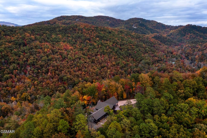 2438 Hickory Knoll Ln, Sevierville, TN 37862