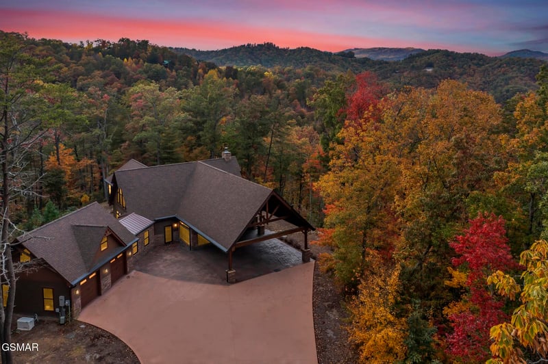 2438 Hickory Knoll Ln, Sevierville, TN 37862