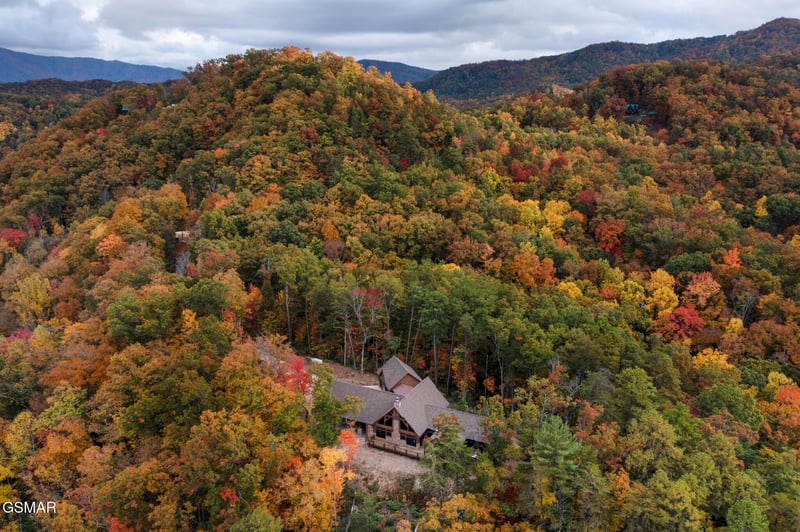 2438 Hickory Knoll Ln, Sevierville, TN 37862
