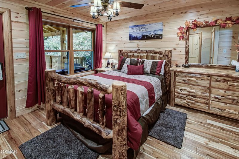 2423 Paradise Falls Way, Sevierville, TN 37862
