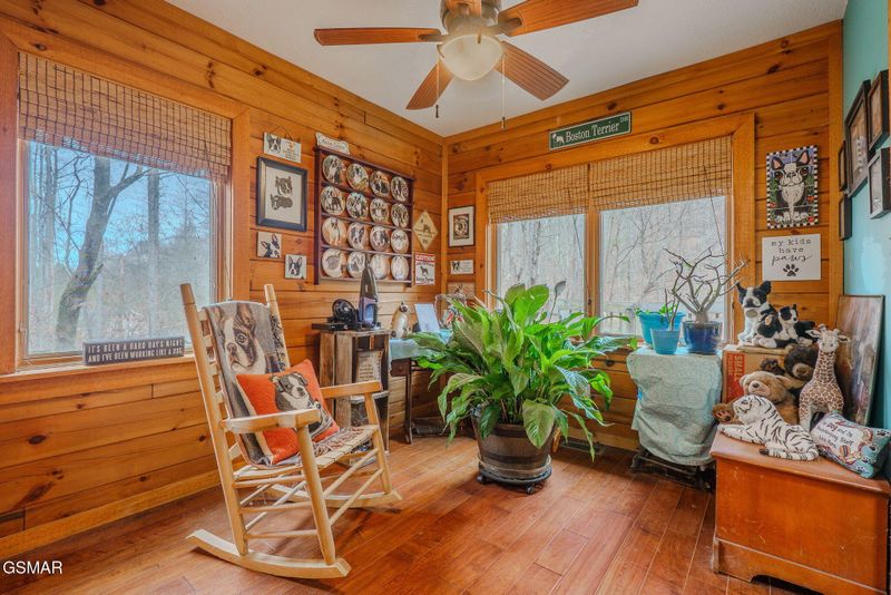 1905 Turkey Hollow Ln, Sevierville, TN 37876