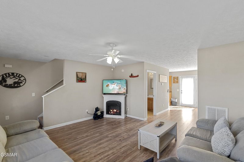 1454 William Holt Dr, Sevierville, TN 37862