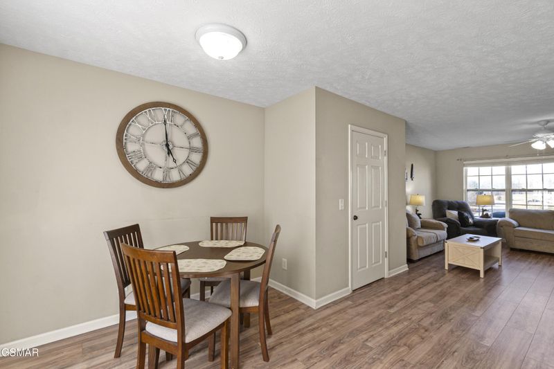 1454 William Holt Dr, Sevierville, TN 37862