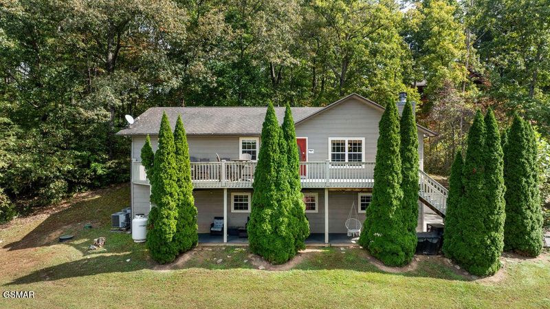 3820 Pleasant View Ln, Sevierville, TN 37862