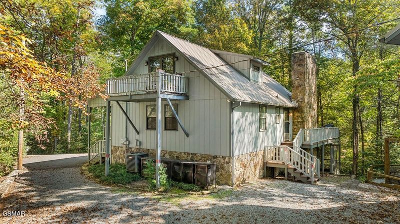 3227 Holly Ln, Sevierville, TN 37862