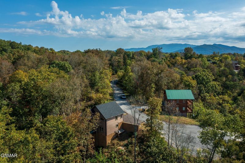 392 Oak Lake Dr, Sevierville, TN 37876