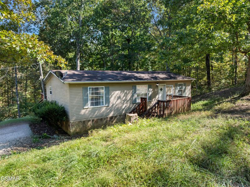 446 Red Bud Ln, Sevierville, TN 37876