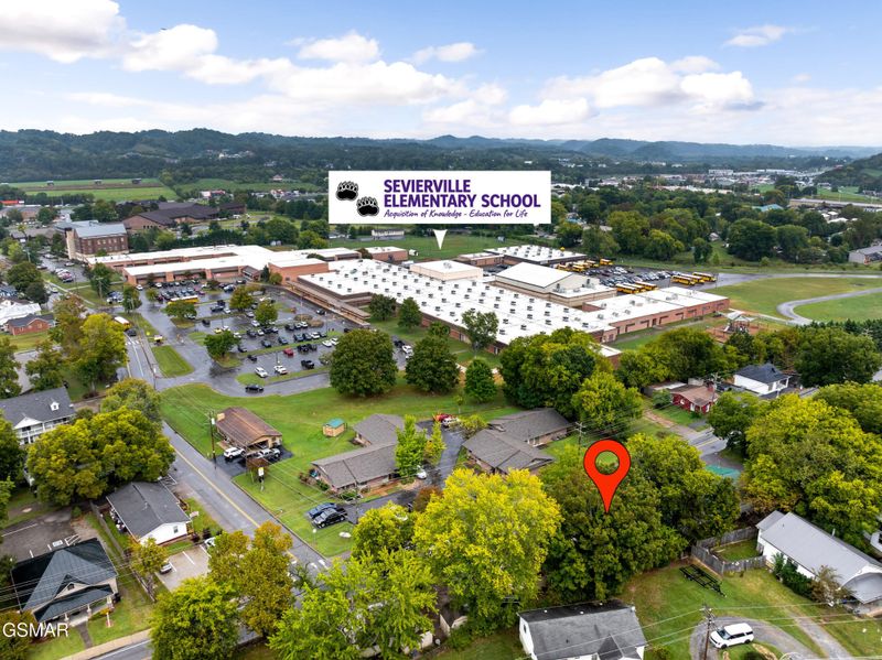 409 Eastgate Rd, Sevierville, TN 37862
