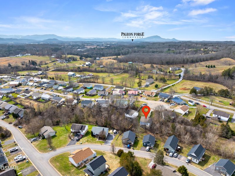 238 Gray Slate Cir, Sevierville, TN 37876