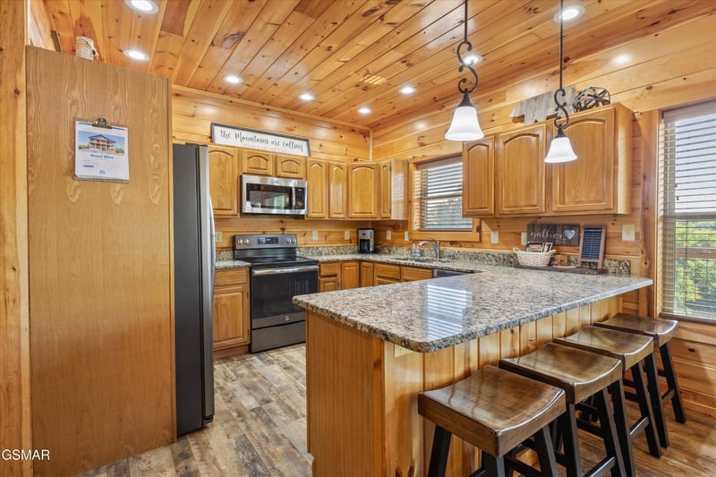 324 Oak Vista Ct, Sevierville, TN 37876