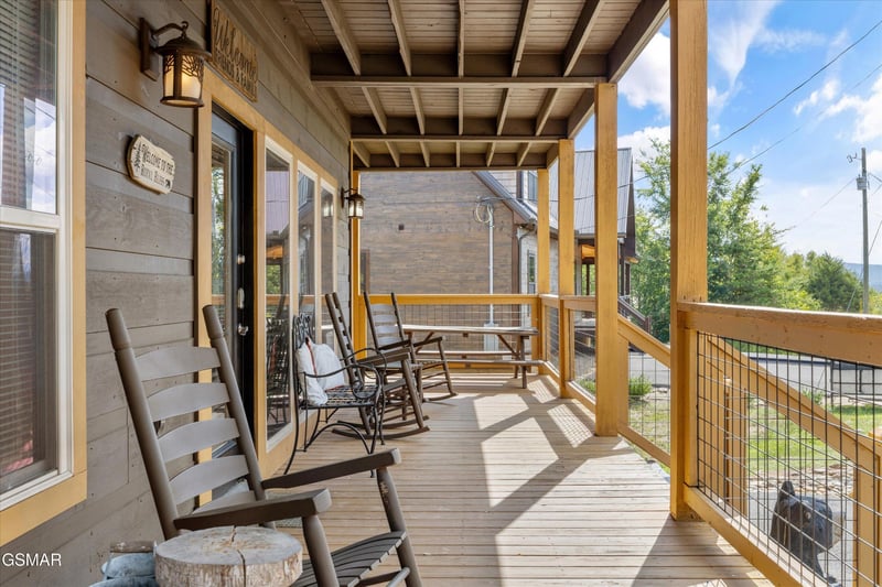 324 Oak Vista Ct, Sevierville, TN 37876