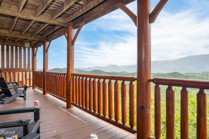 3028 Hickory Lodge Dr, Sevierville, TN 37862