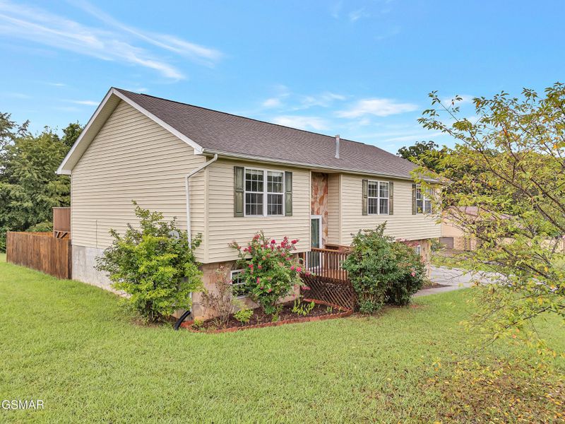 2855 English Valley Ln, Sevierville, TN 37876