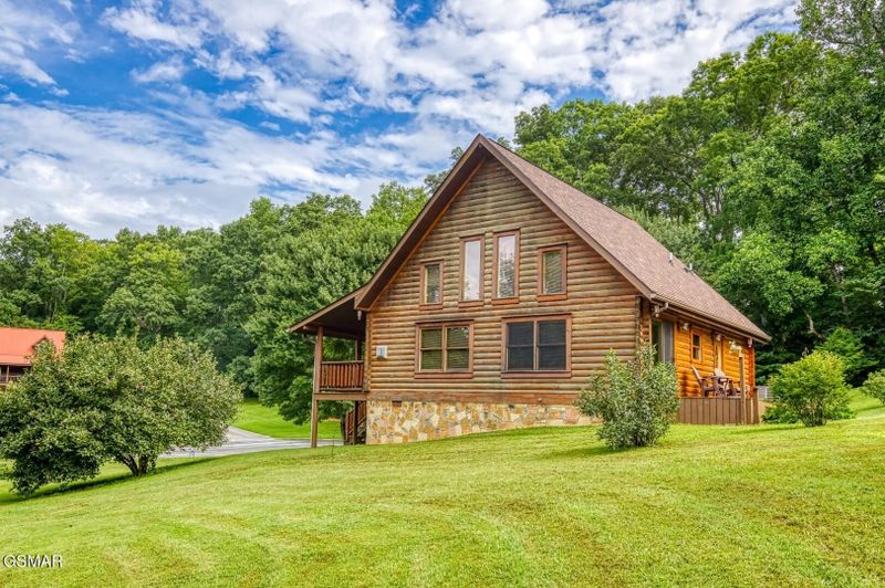 3230 Big Cove Ct, Sevierville, TN 37862