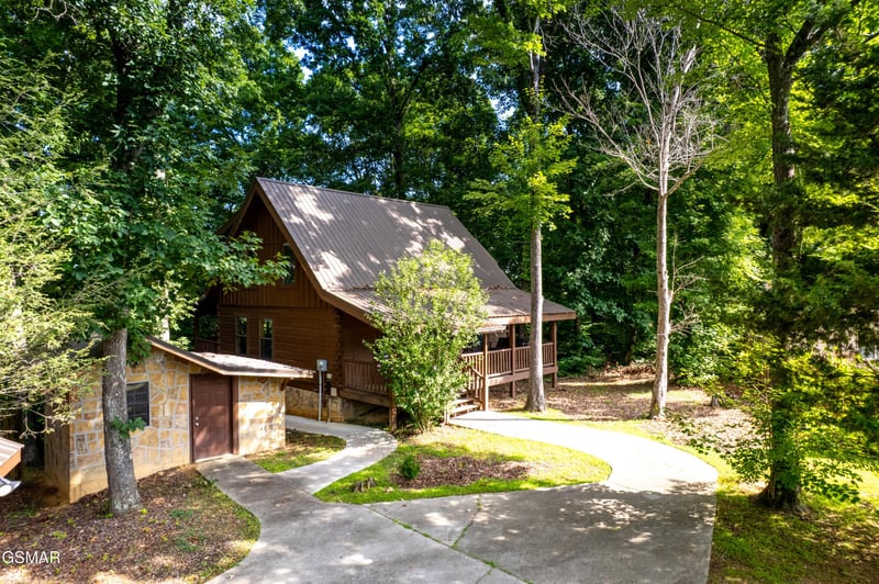 1311 Ina Grace Ln, Sevierville, TN 37862