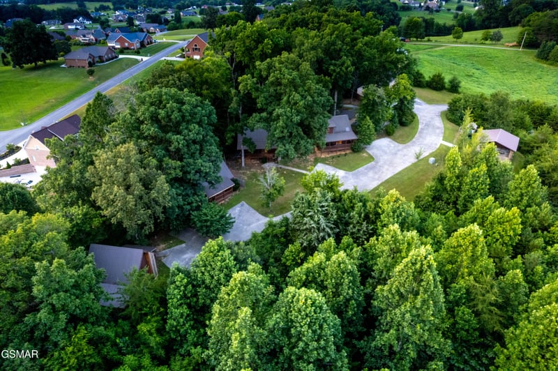 1311 Ina Grace Ln, Sevierville, TN 37862