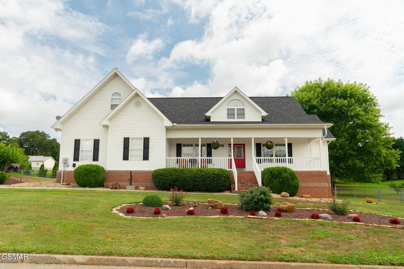 1979 River Vista Cir, Sevierville, TN 37876