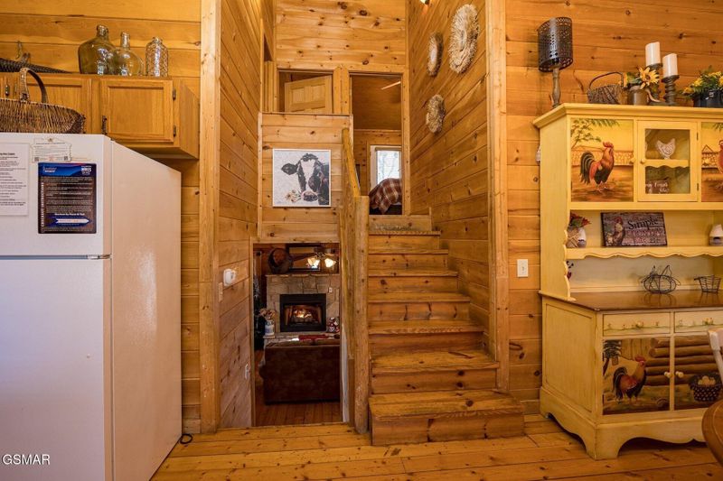 1628 Ginnys Trl, Sevierville, TN 37876