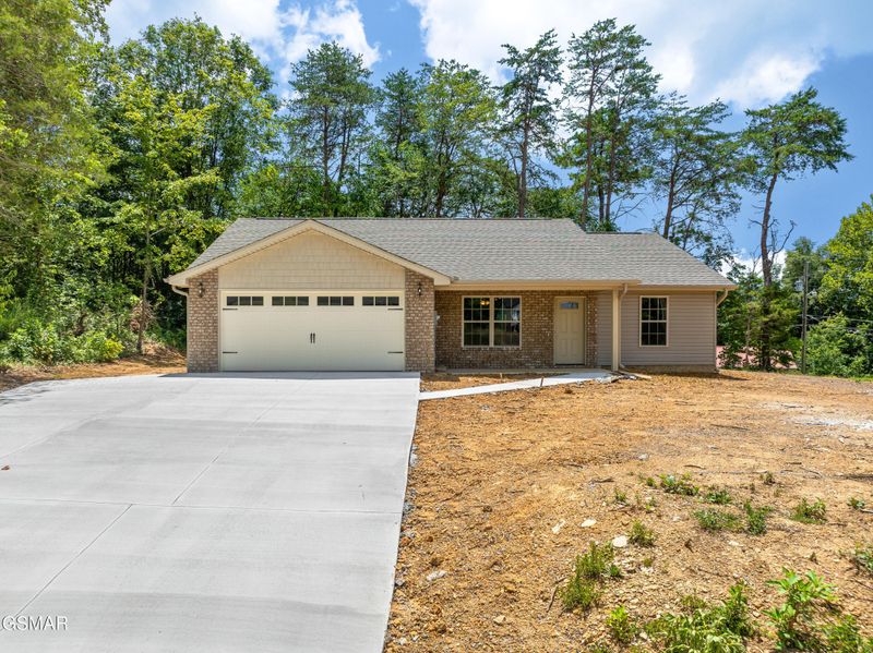 1018 Cedar Ln, Sevierville, TN 37862