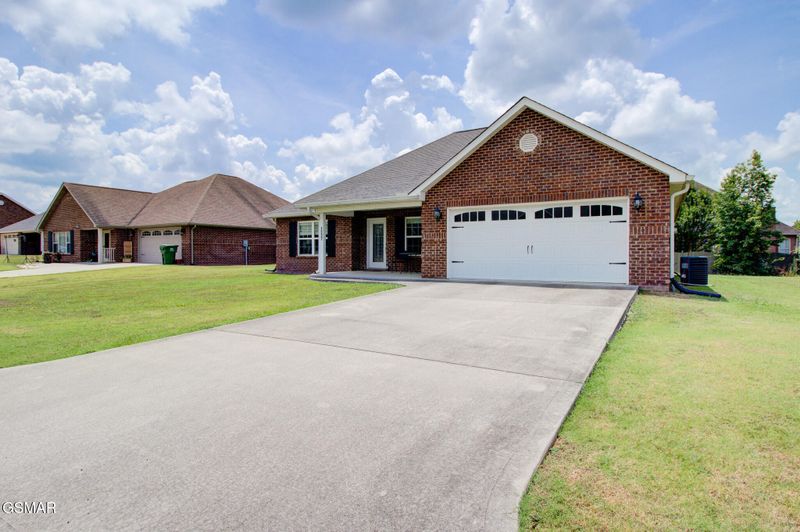 1237 Bastogne Dr, Maryville, TN 37801