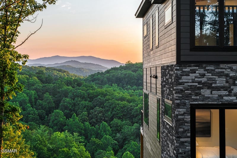 3819 Heavens View Ln, Sevierville, TN 37876