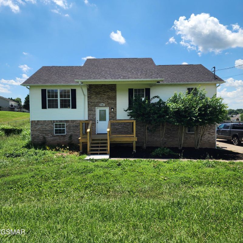 1767 Sand Plant Rd, Sevierville, TN 37876
