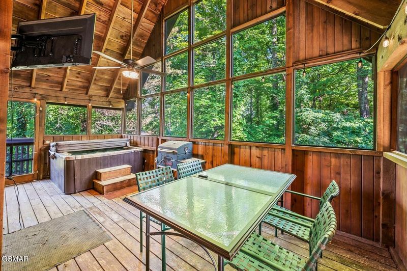 1704 Ridgecrest Dr, Sevierville, TN 37876