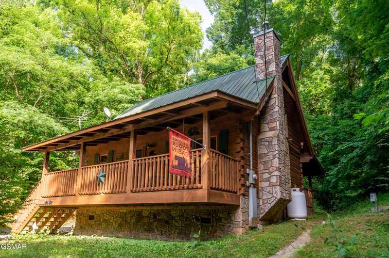 903 Hideaway Hills Cir, Sevierville, TN 37862