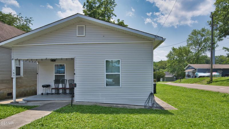 1625 Worth St, Knoxville, TN 37917